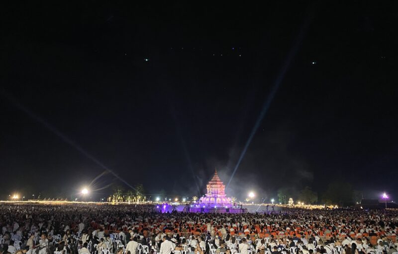 タイ・チェンマイで開催された CADイーペン・スカイ・ランタン・フェスティバル